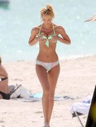 Candice Swanepoel bikini candid