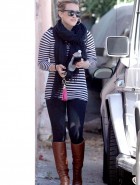 Hilary Duff pregnant booty