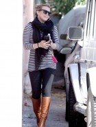 Hilary Duff pregnant booty