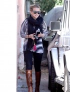 Hilary Duff pregnant booty