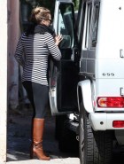 Hilary Duff pregnant booty