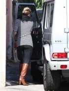 Hilary Duff pregnant booty