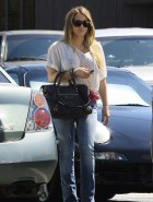 Hilary Duff pregnant curves