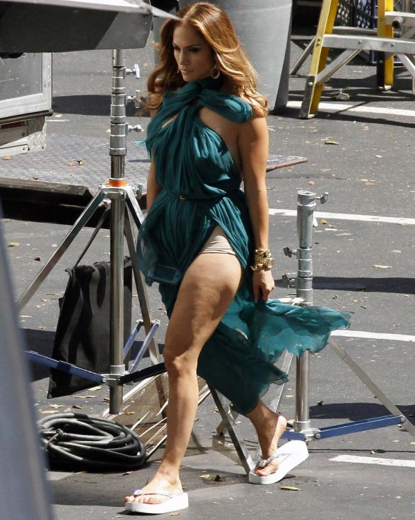 Jennifer Lopez wardrobe malfunction