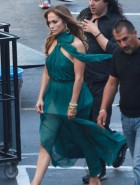 Jennifer Lopez wardrobe malfunction