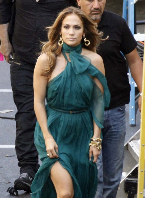 Jennifer Lopez wardrobe malfunction