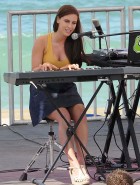 Jessica Lowndes 90210 set