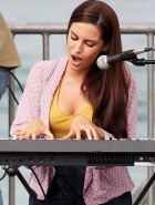 Jessica Lowndes 90210 set