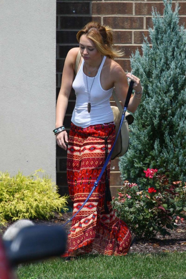 Miley Cyrus boobs