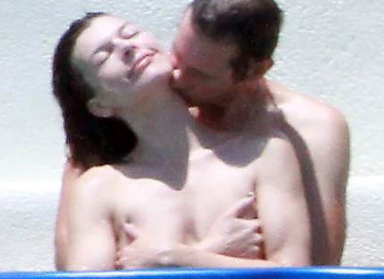 Milla Jovovich topless bikini