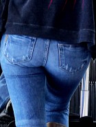 Victoria Justice hot booty