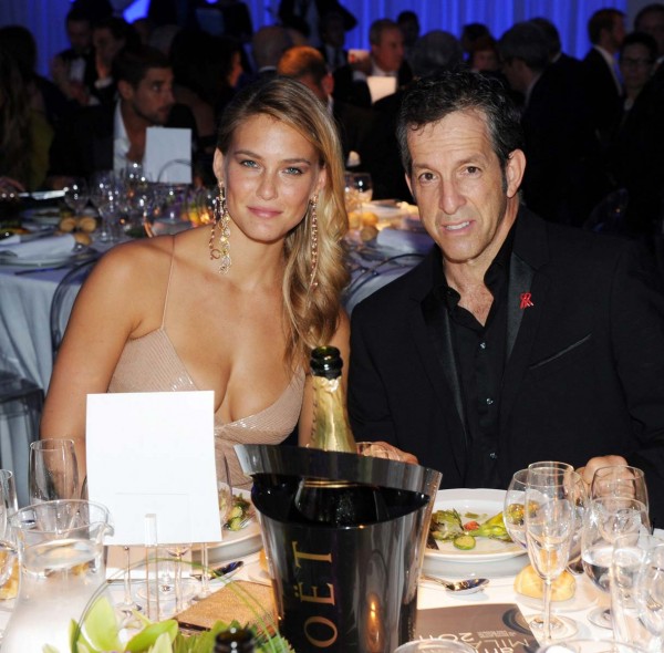 Bar Refaeli perfect cleavage Bar Refaeli perfect cleavage