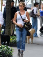 Jennifer Aniston pokey nipples