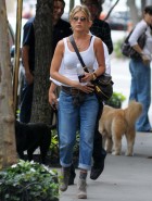 Jennifer Aniston pokey nipples