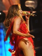 Jennifer Lopez booty performs