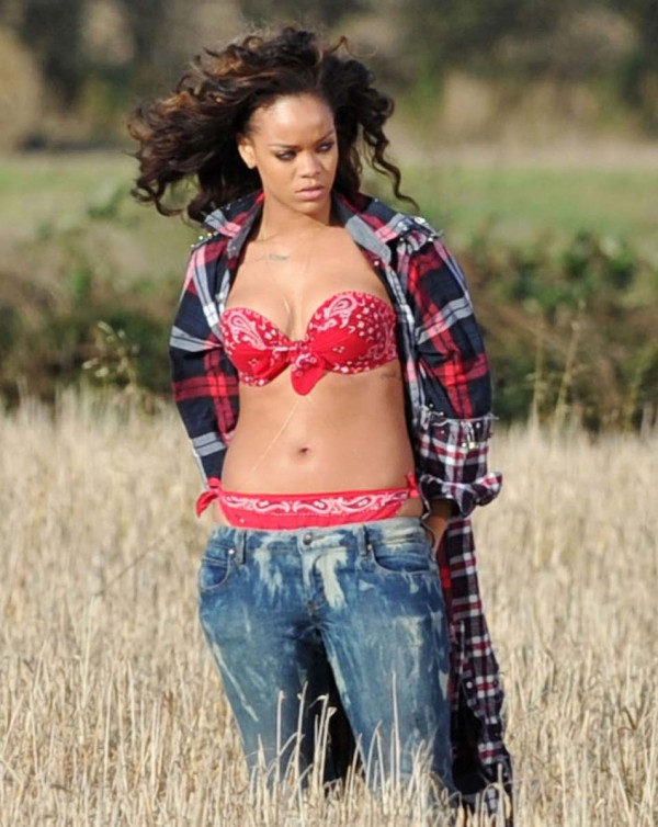 Rihanna hot