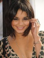 Vanessa Hudgens sideboob