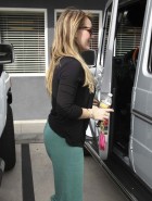 Hilary Duff pilates class