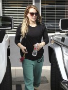 Hilary Duff pilates class