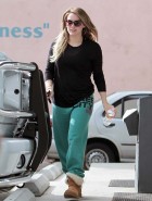Hilary Duff pilates class