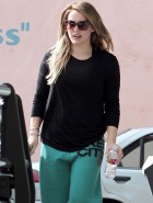 Hilary Duff pilates class