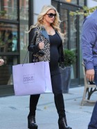 Jessica Simpson pregnant