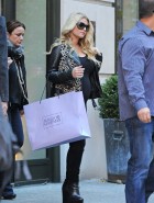 Jessica Simpson pregnant