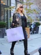 Jessica Simpson pregnant