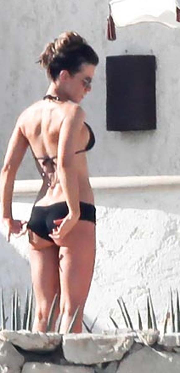 Kate Beckinsale bikini hotness