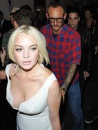 Lindsay Lohan upskirt cleavage