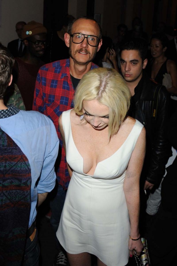 Lindsay Lohan upskirt cleavage Lindsay Lohan upskirt cleavage