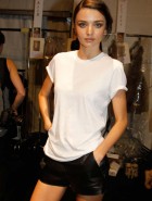 Miranda Kerr leggy