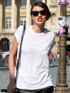 Miranda Kerr leggy