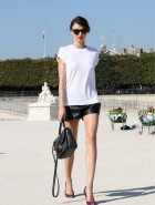 Miranda Kerr leggy