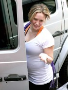 Hilary Duff pregnant belly
