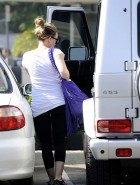 Hilary Duff pregnant belly