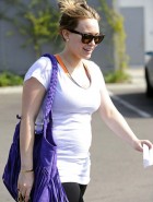 Hilary Duff pregnant belly