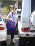 Hilary Duff pregnant belly