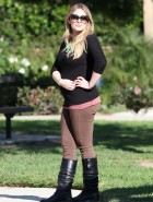 Hilary Duff pregnant profile