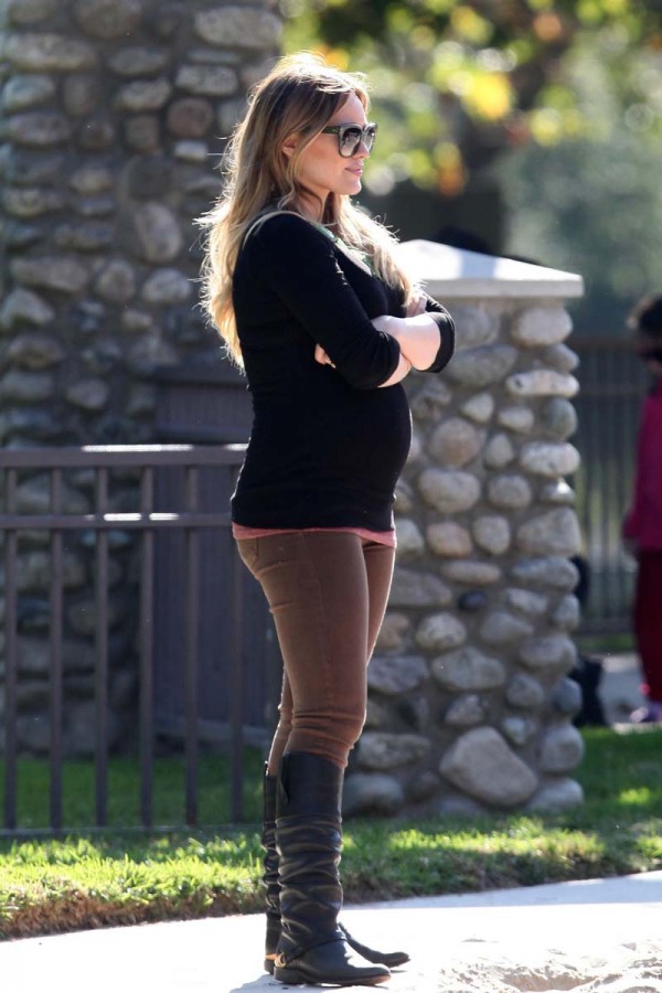 Hilary Duff pregnant profile Hilary Duff pregnant profile