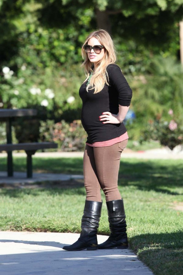 Hilary Duff pregnant profile Hilary Duff pregnant profile