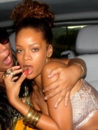 Rihanna vacation hotness