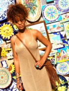Rihanna vacation hotness