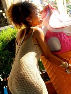 Rihanna vacation hotness