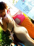 Rihanna vacation hotness