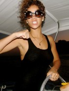 Rihanna vacation hotness
