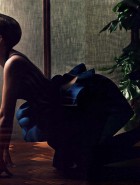 Scarlett Johansson topless