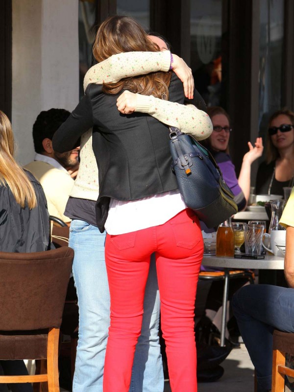 Jessica Alba booty in jeans