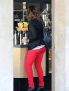 Jessica Alba booty in jeans