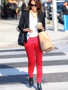 Jessica Alba booty in jeans